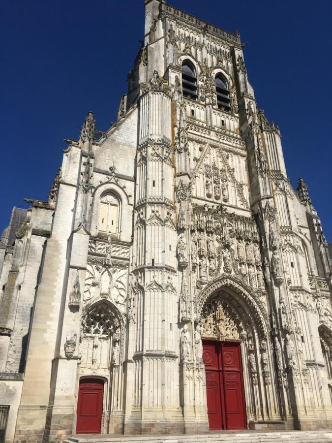 Hotel Jean De Bruges Saint-Riquier Luaran gambar